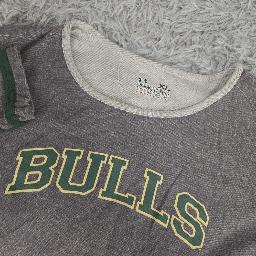 Under Armour 549464 Womans XL Gray Bulls Semi Fitted‎ Round Neck L/S T-Shirt